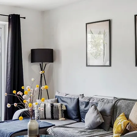 Boutique Abode - Sleeps 6-parking &garden